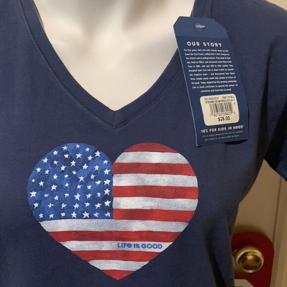 Life is good crusher watercolor flag T-shirt. Small - Picture 2 of 9